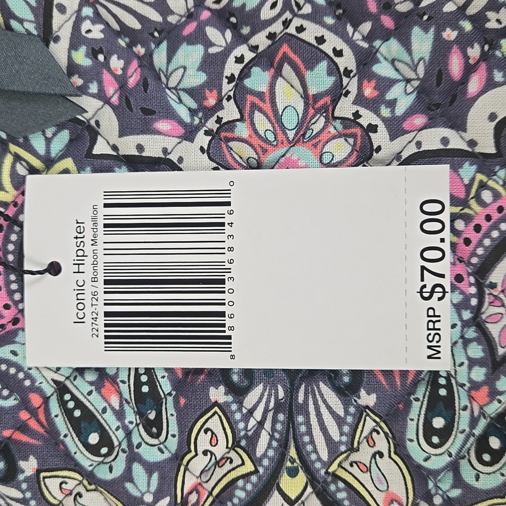 Vera Bradley | Iconic Hipster Bonbon Medallion - Picture 8 of 10